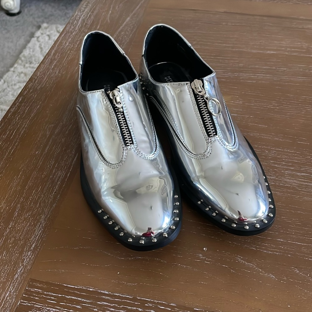 Design Lab silver metallic shoes NWOT